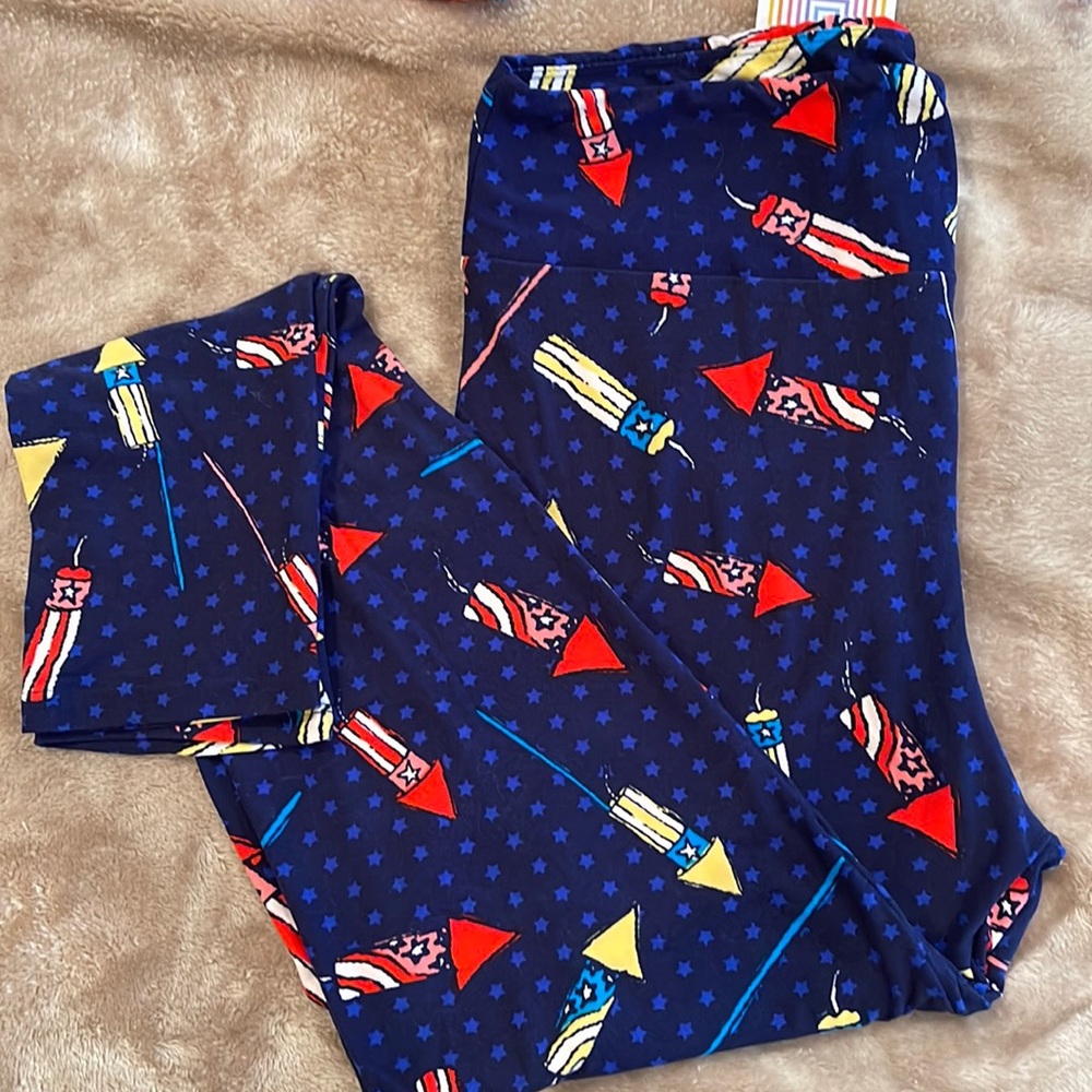 Lularoe legging size- TALL/CURVY or 10-20. Yoga waistband. new with tags.